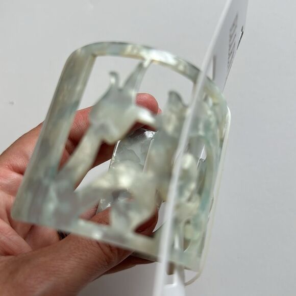 Nwt Ellen Tracy abalone shell filigree cut out bracelet cuff - Picture 5 of 7